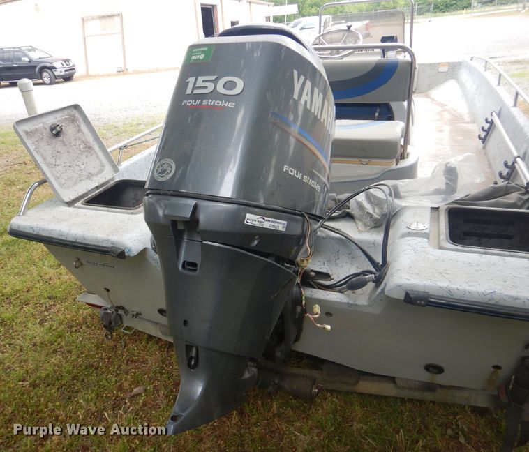 image for item GY9918 2005 Bluewave 220 Classic  boat