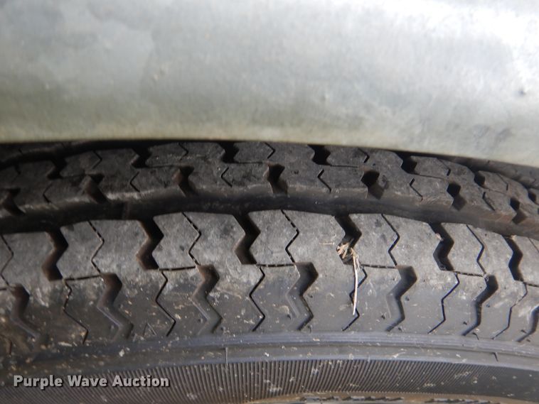 image for item GY9918 2005 Bluewave 220 Classic  boat