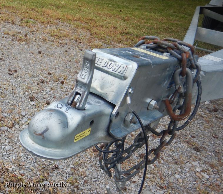 image for item GY9918 2005 Bluewave 220 Classic  boat