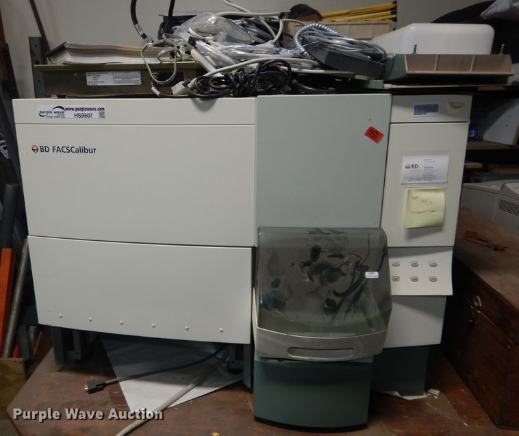 image for item HS9507 BD Facscalibur cell analyzer