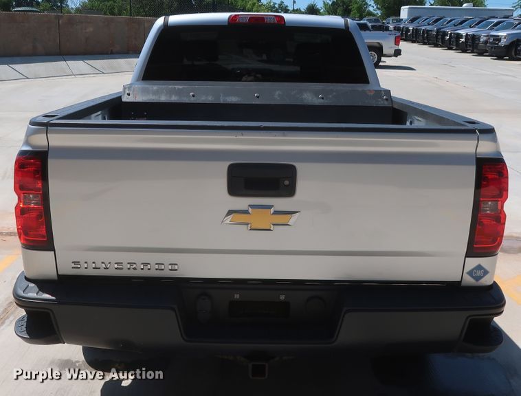 image for item HS9517 2015 Chevrolet Silverado 1500  Crew Cab pickup truck