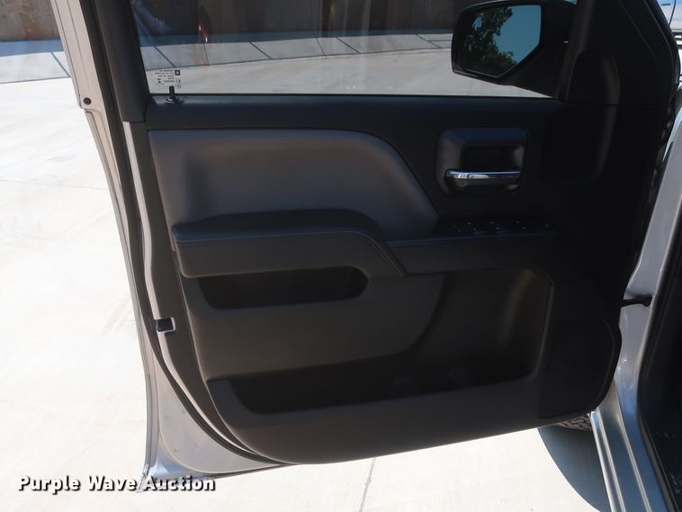 image for item HS9517 2015 Chevrolet Silverado 1500  Crew Cab pickup truck