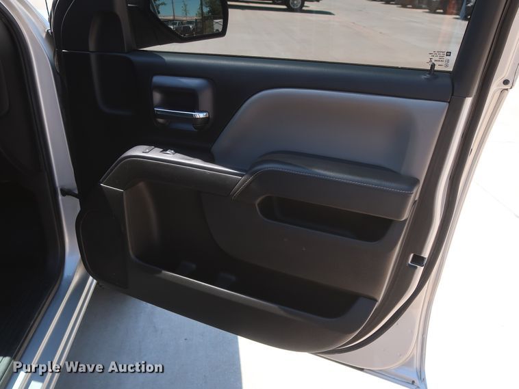 image for item HS9517 2015 Chevrolet Silverado 1500  Crew Cab pickup truck