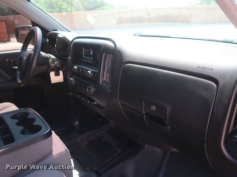 image for item HS9517 2015 Chevrolet Silverado 1500  Crew Cab pickup truck