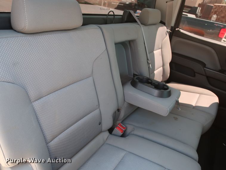 image for item HS9517 2015 Chevrolet Silverado 1500  Crew Cab pickup truck