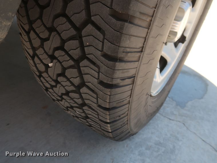 image for item HS9517 2015 Chevrolet Silverado 1500  Crew Cab pickup truck