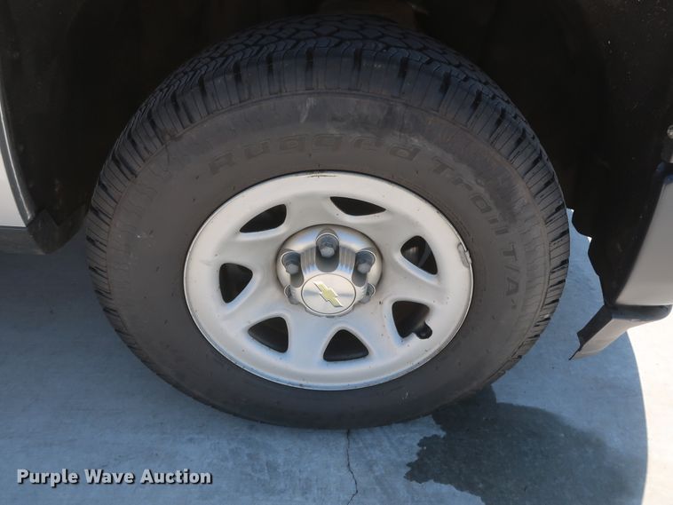 image for item HS9517 2015 Chevrolet Silverado 1500  Crew Cab pickup truck