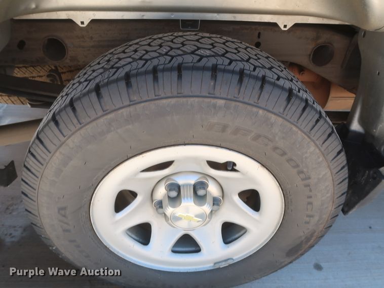 image for item HS9517 2015 Chevrolet Silverado 1500  Crew Cab pickup truck