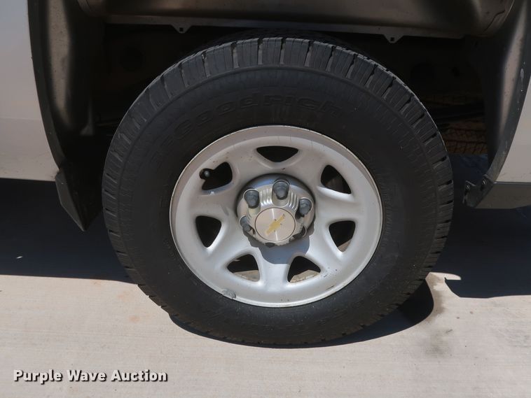 image for item HS9517 2015 Chevrolet Silverado 1500  Crew Cab pickup truck