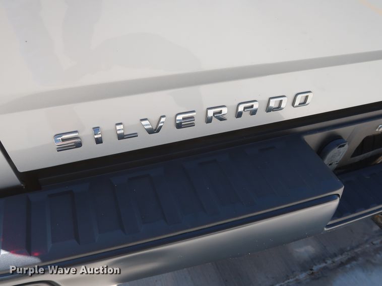 image for item HS9517 2015 Chevrolet Silverado 1500  Crew Cab pickup truck