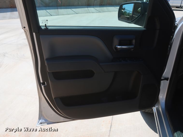 image for item HS9518 2015 Chevrolet Silverado 1500  Crew Cab pickup truck