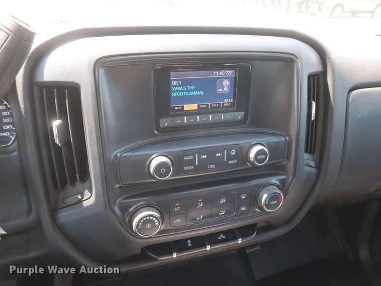 image for item HS9518 2015 Chevrolet Silverado 1500  Crew Cab pickup truck