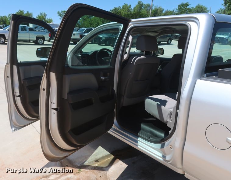 image for item HS9518 2015 Chevrolet Silverado 1500  Crew Cab pickup truck