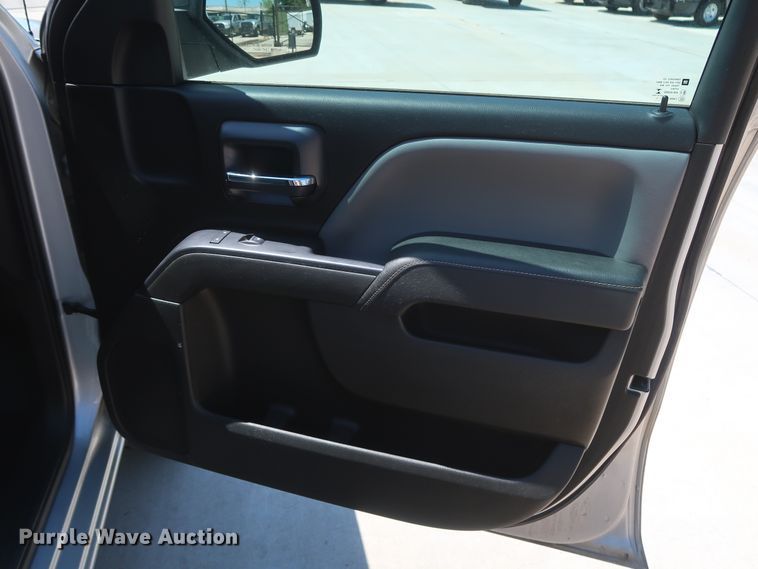 image for item HS9518 2015 Chevrolet Silverado 1500  Crew Cab pickup truck