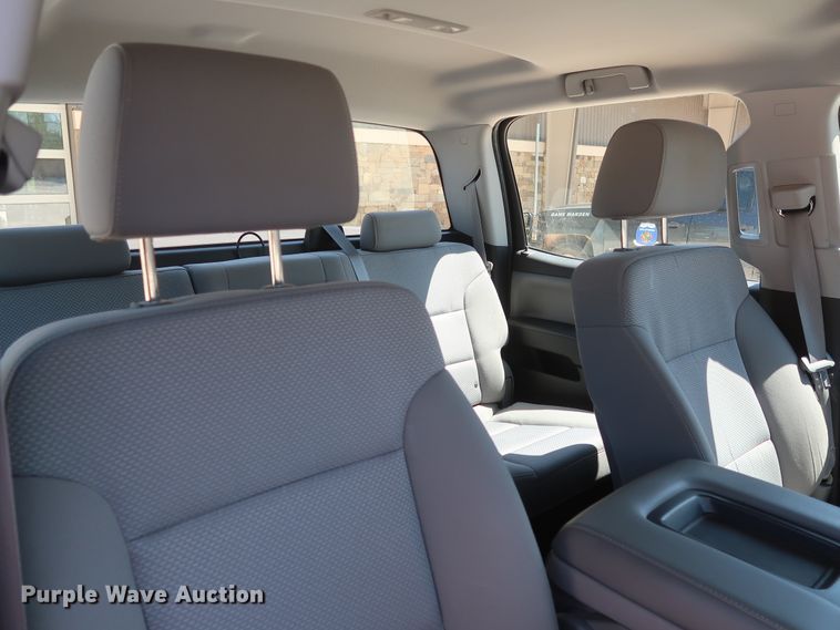 image for item HS9518 2015 Chevrolet Silverado 1500  Crew Cab pickup truck