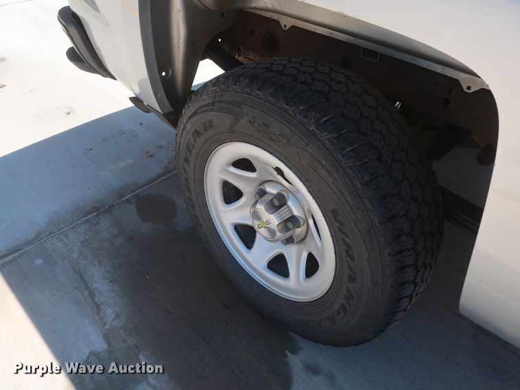 image for item HS9518 2015 Chevrolet Silverado 1500  Crew Cab pickup truck