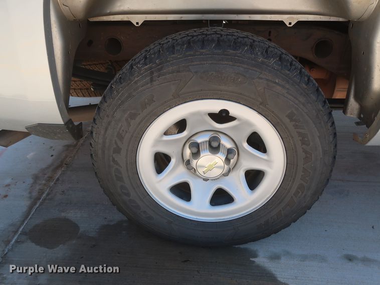 image for item HS9518 2015 Chevrolet Silverado 1500  Crew Cab pickup truck