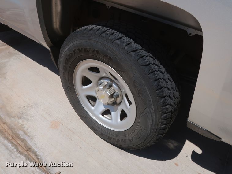 image for item HS9518 2015 Chevrolet Silverado 1500  Crew Cab pickup truck