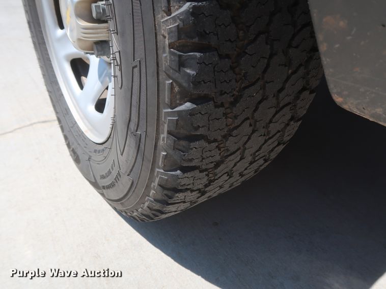 image for item HS9518 2015 Chevrolet Silverado 1500  Crew Cab pickup truck