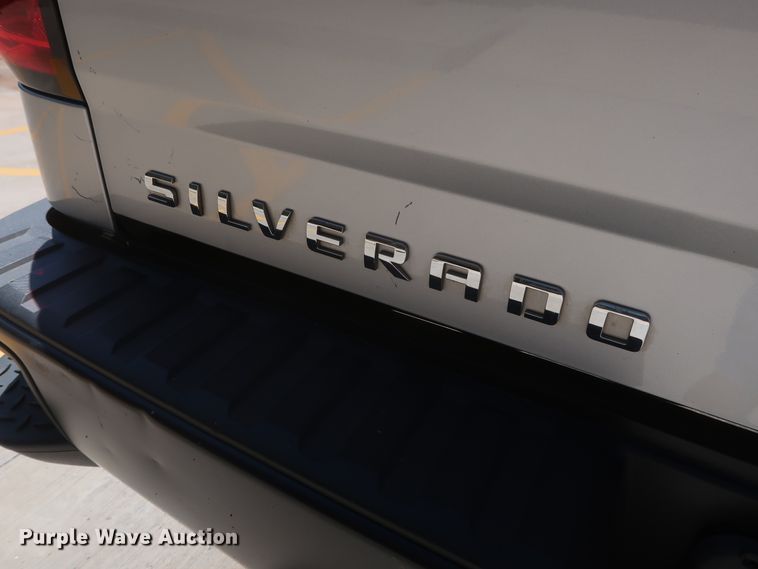 image for item HS9518 2015 Chevrolet Silverado 1500  Crew Cab pickup truck