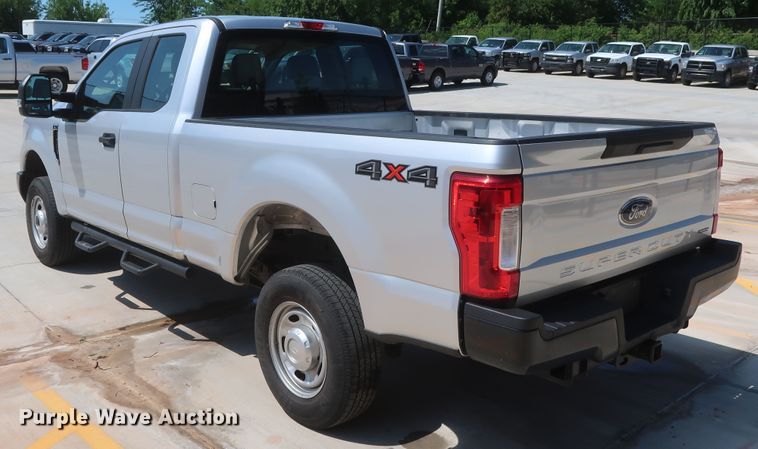 image for item HS9520 2017 Ford F250 Super Duty XL  SuperCab pickup truck