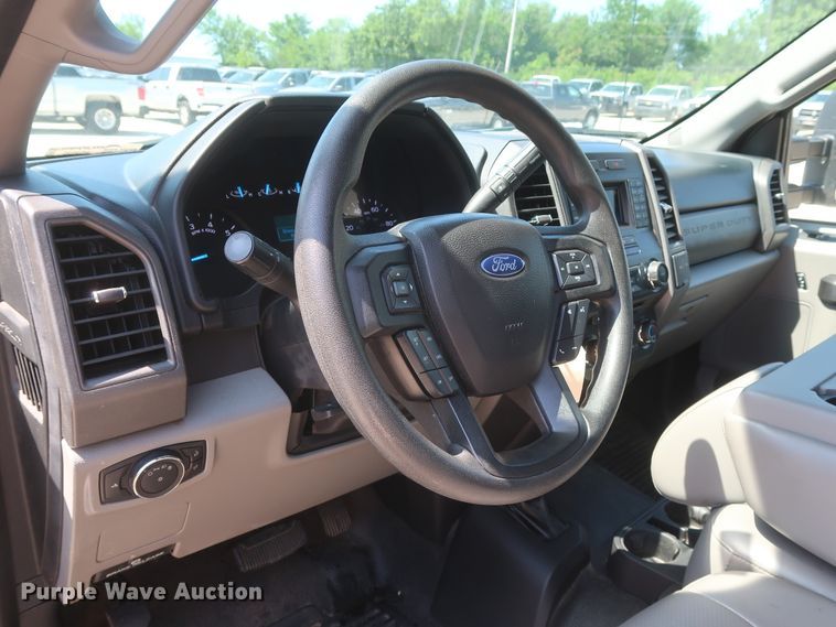 image for item HS9520 2017 Ford F250 Super Duty XL  SuperCab pickup truck