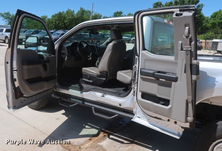 image for item HS9520 2017 Ford F250 Super Duty XL  SuperCab pickup truck