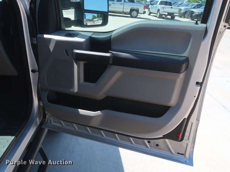 image for item HS9520 2017 Ford F250 Super Duty XL  SuperCab pickup truck