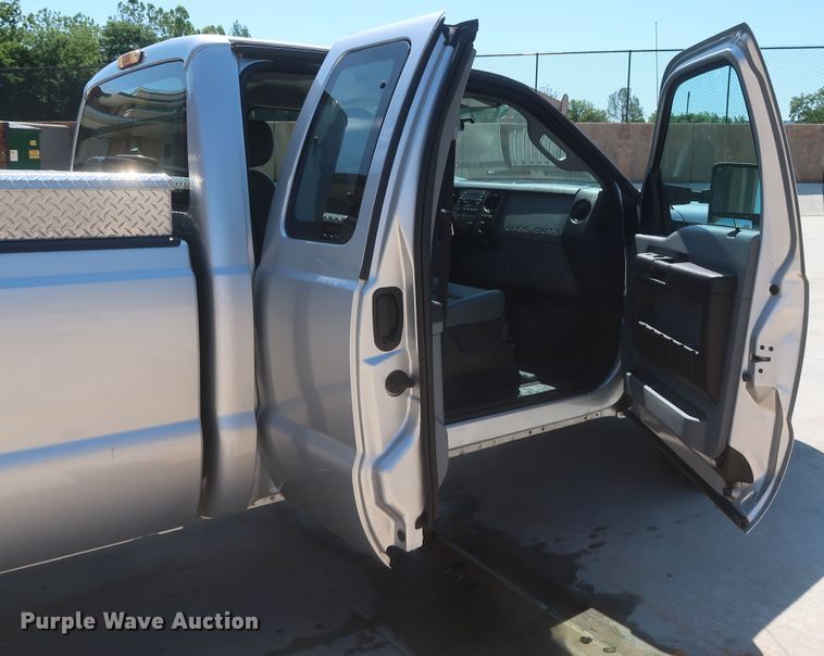 image for item HS9522 2015 Ford F250 Super Duty  SuperCab pickup truck