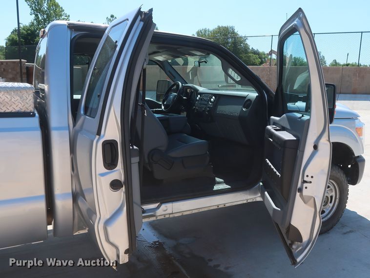 image for item HS9523 2015 Ford F250 Super Duty XL  SuperCab pickup truck