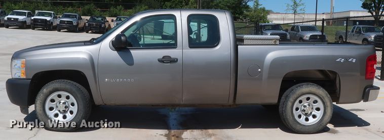 image for item HS9524 2013 Chevrolet Silverado 1500  Ext. Cab pickup truck