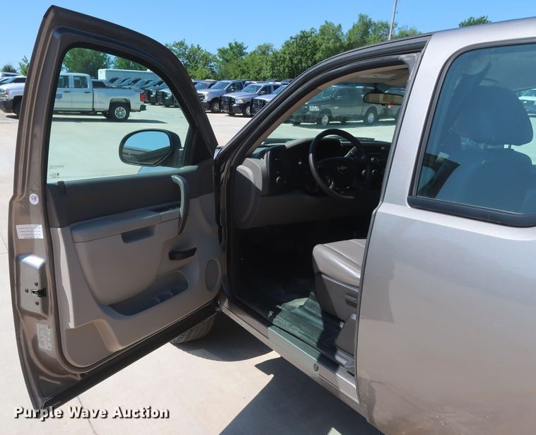 image for item HS9524 2013 Chevrolet Silverado 1500  Ext. Cab pickup truck