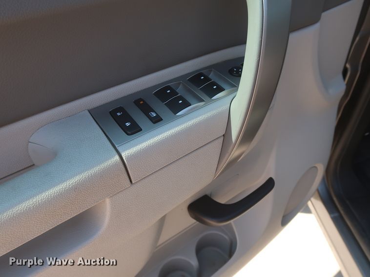 image for item HS9524 2013 Chevrolet Silverado 1500  Ext. Cab pickup truck