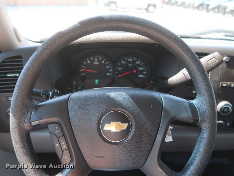 image for item HS9524 2013 Chevrolet Silverado 1500  Ext. Cab pickup truck