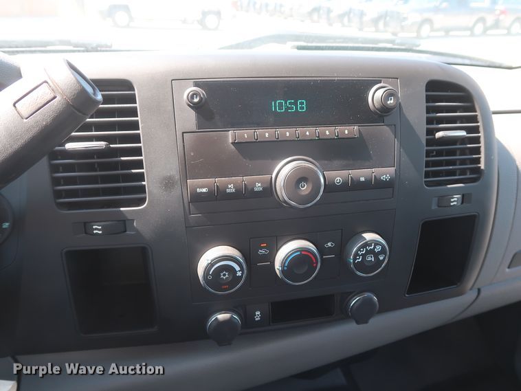 image for item HS9524 2013 Chevrolet Silverado 1500  Ext. Cab pickup truck