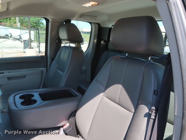 image for item HS9524 2013 Chevrolet Silverado 1500  Ext. Cab pickup truck