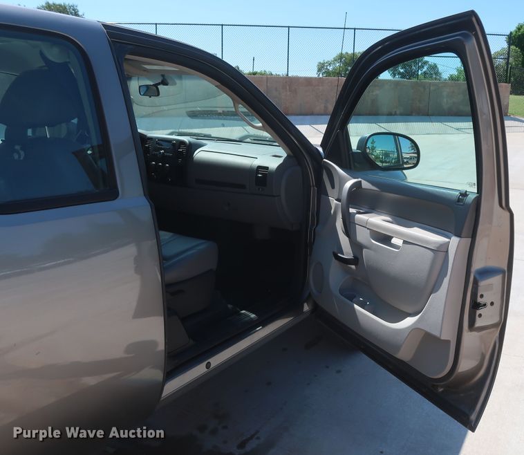 image for item HS9524 2013 Chevrolet Silverado 1500  Ext. Cab pickup truck