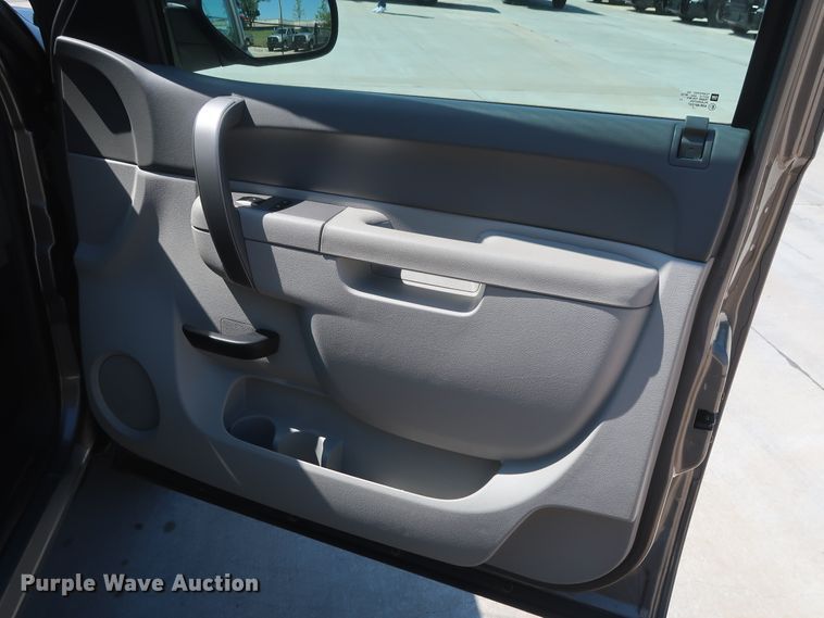 image for item HS9524 2013 Chevrolet Silverado 1500  Ext. Cab pickup truck