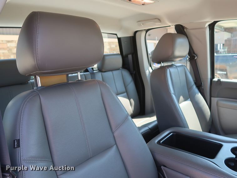 image for item HS9524 2013 Chevrolet Silverado 1500  Ext. Cab pickup truck