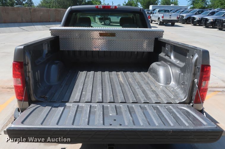 image for item HS9524 2013 Chevrolet Silverado 1500  Ext. Cab pickup truck