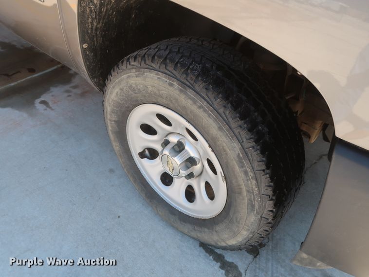 image for item HS9524 2013 Chevrolet Silverado 1500  Ext. Cab pickup truck