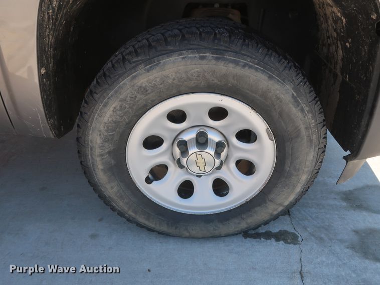 image for item HS9524 2013 Chevrolet Silverado 1500  Ext. Cab pickup truck