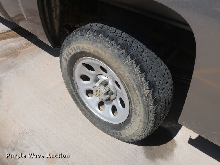 image for item HS9524 2013 Chevrolet Silverado 1500  Ext. Cab pickup truck