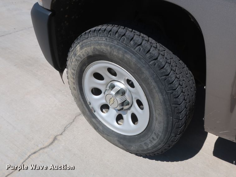 image for item HS9524 2013 Chevrolet Silverado 1500  Ext. Cab pickup truck