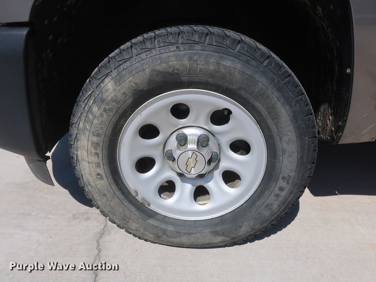 image for item HS9524 2013 Chevrolet Silverado 1500  Ext. Cab pickup truck