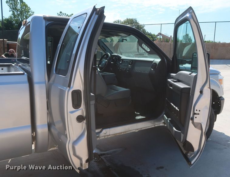 image for item HS9527 2012 Ford F250 Super Duty  SuperCab pickup truck