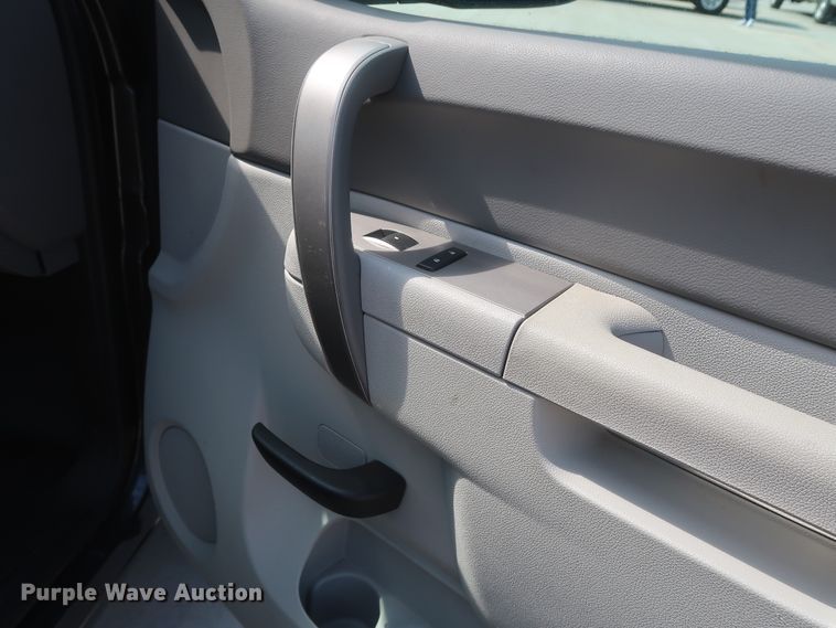 image for item HS9528 2011 Chevrolet Silverado 1500  Ext. Cab pickup truck