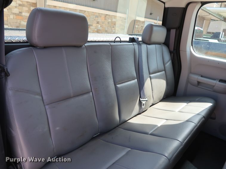 image for item HS9528 2011 Chevrolet Silverado 1500  Ext. Cab pickup truck