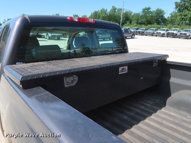 image for item HS9528 2011 Chevrolet Silverado 1500  Ext. Cab pickup truck