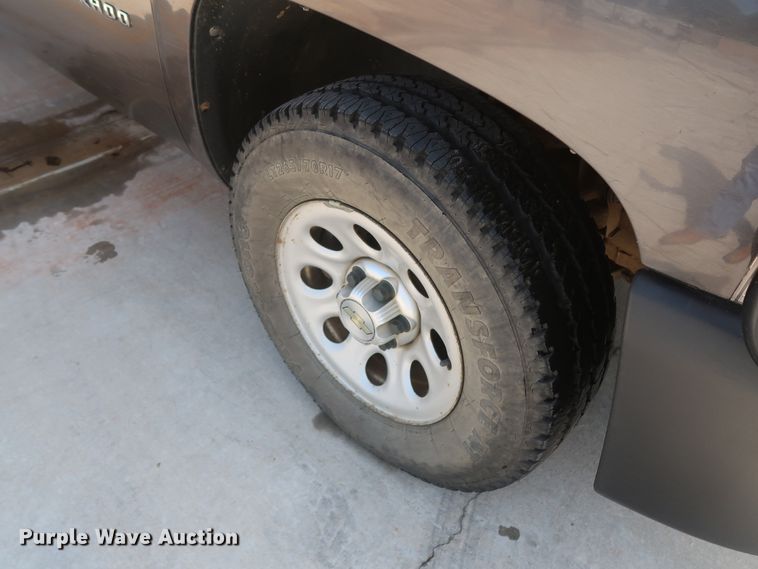 image for item HS9528 2011 Chevrolet Silverado 1500  Ext. Cab pickup truck